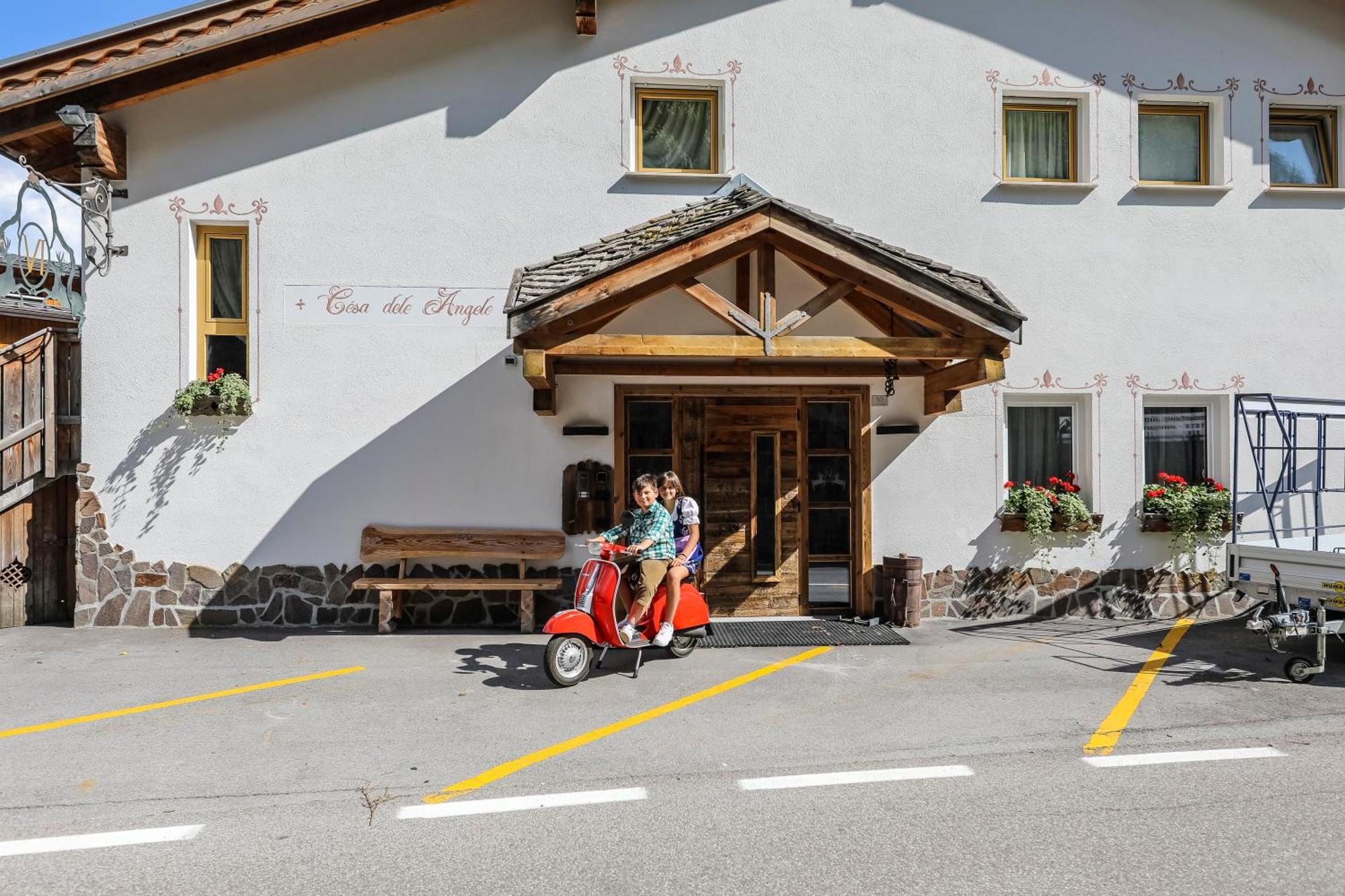 Garnì Cèsa dele Angele Colle Santa Lucia Exterior foto